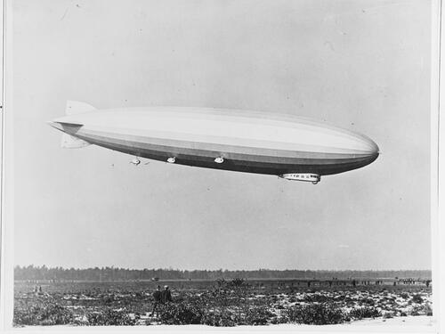 Airship LZ-126 arrives at Naval Air Station Lakehurst, New Jersey, after a flight across the Atlantic from Germany, 15 October 1924. After delivery to the U.S. Navy, it became the USS Los Angeles (ZR-3). Note that the airship has no markings. (Official U.S. Navy Photograph, from the Collections of the Naval History and Heritage Command, NH 42024.)